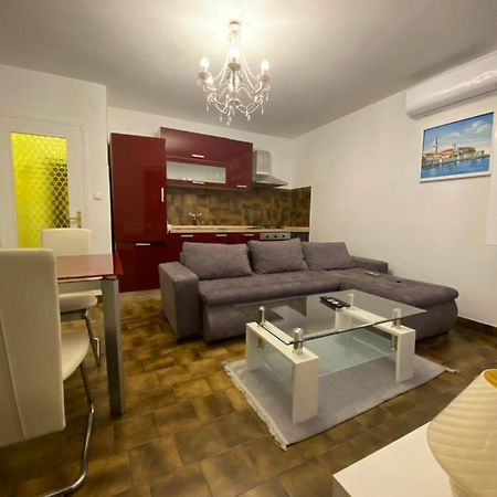 Apartman Nela Apartment Porec Bagian luar foto